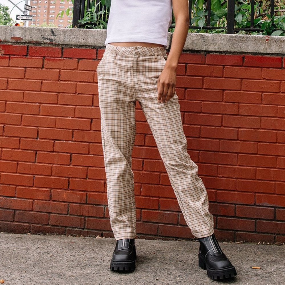 NWOT Volcom Frochickie slacks 25w